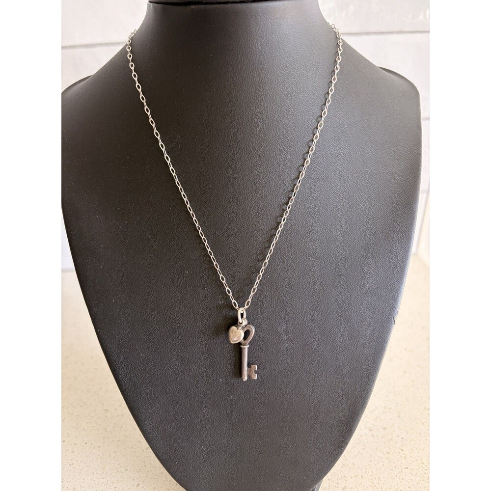 925 Sterling Silver Key Heart Pendant Necklace Vintage Style Love Jewelry